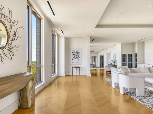 4205 Buena Vista St #501, Dallas, TX 75205