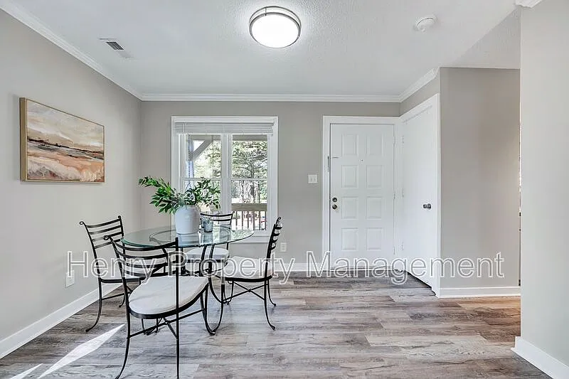 2 bed, 1.0 bath, 768 sqft, $1,395 — Photo 4