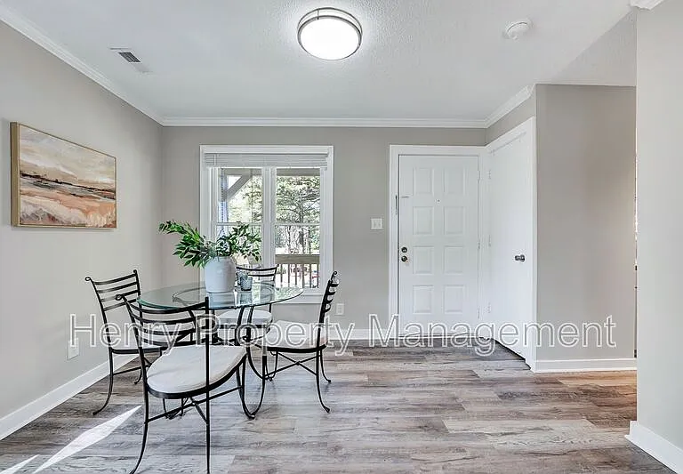 150 Carmichael Ct — Photo 4