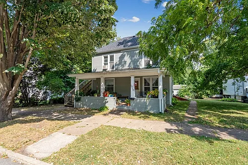 1012 Clay St Photo 1