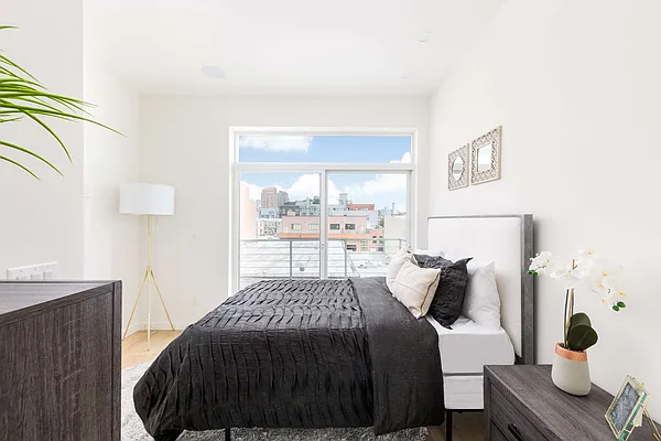 Sold by Bold New York | media 11