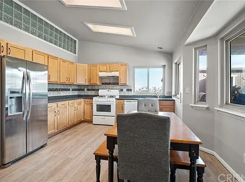 13510 E Avenue W11 Photo 1