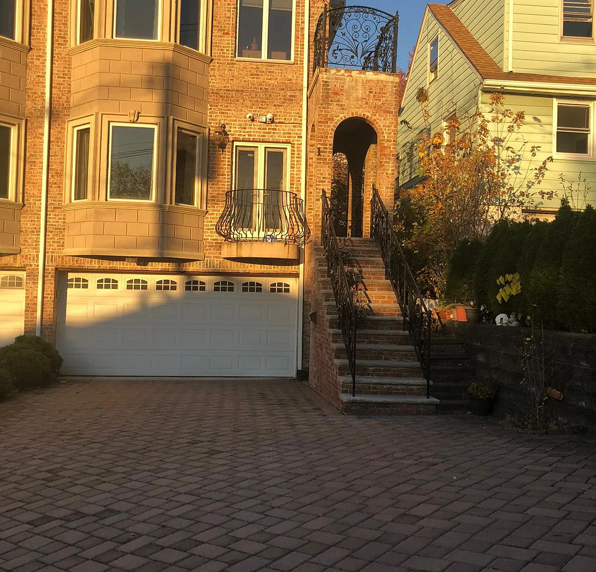 3 bed, 2032 sqft, $4,200 — Photo 1