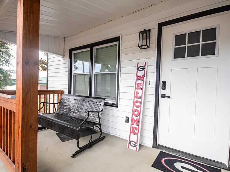 330 Macon Ave — Photo 1