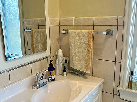 2nd image of 3555 Broderick St APT 303