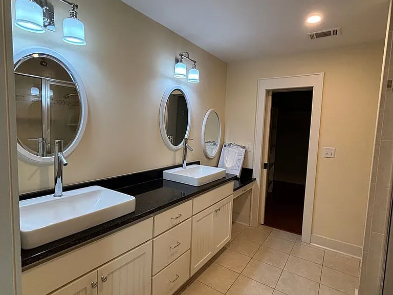 219 Oyster Point Dr — Photo 12