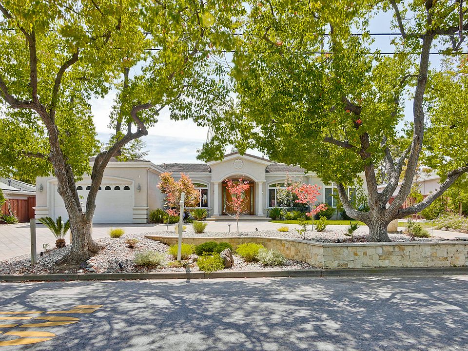 1st image of 20298 Thelma Ave