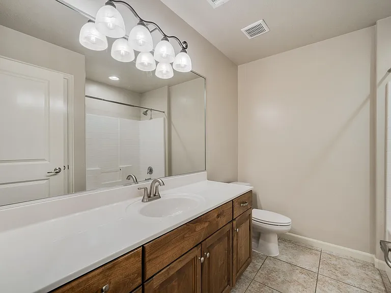 3945 S 20 E — Photo 18