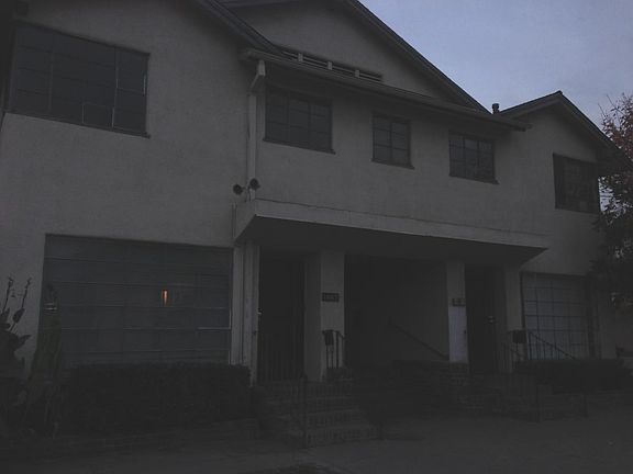 2nd image of 839 E Elizabeth St