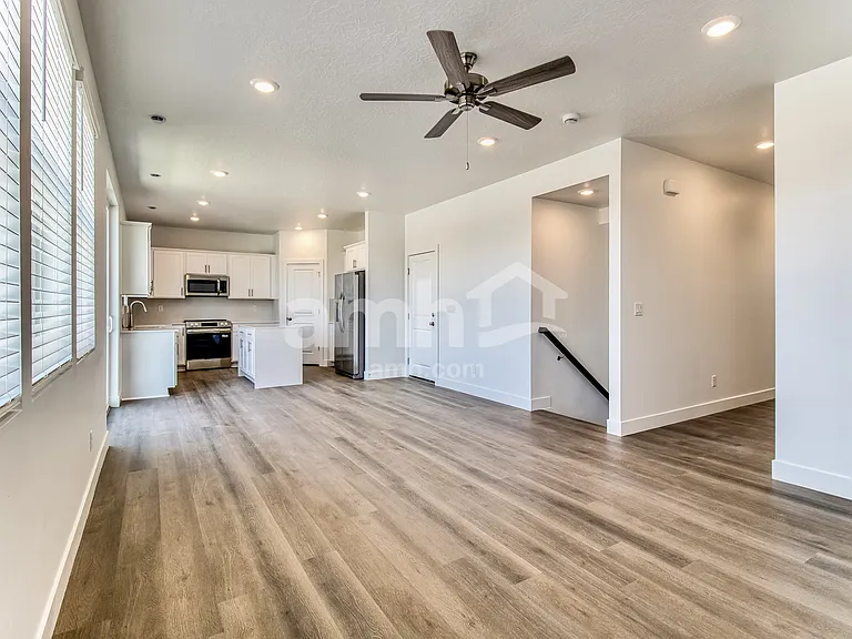 7693 S Castleton Ln — Photo 4