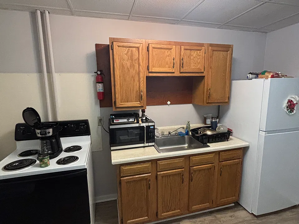 425 E Main St #1