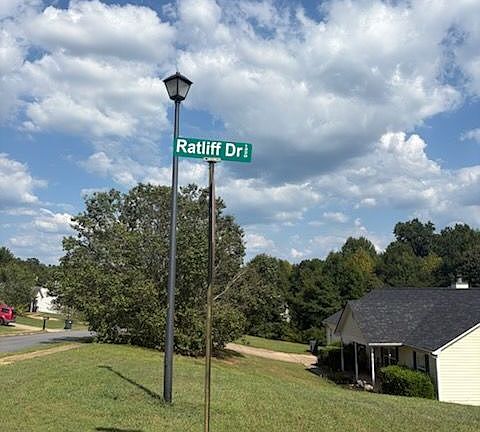 3rd image of 20 Ratliff Dr