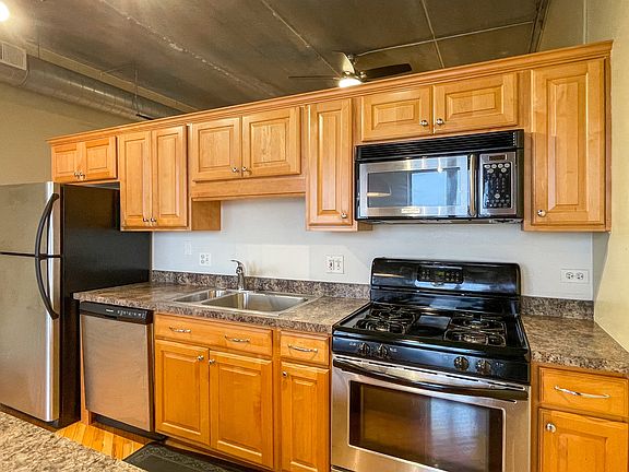 5th image of 1635 W Belmont Ave APT 609