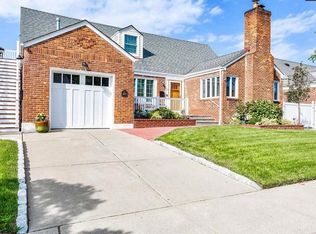 451 E Walnut St, Long Beach, NY 11561