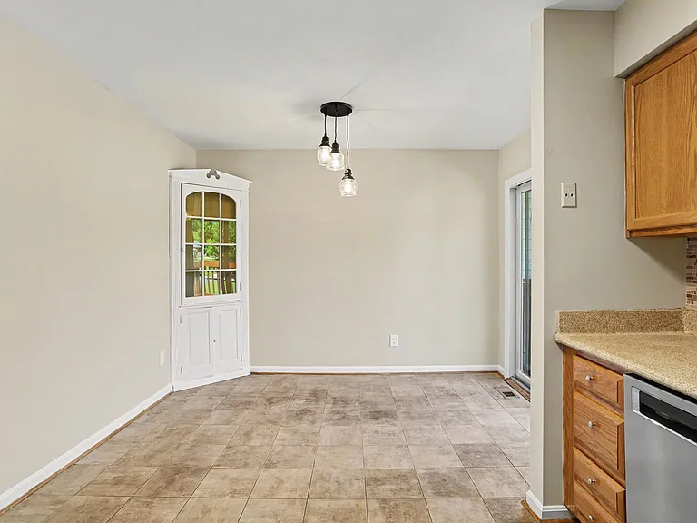 32 Tameron Pl — Photo 10