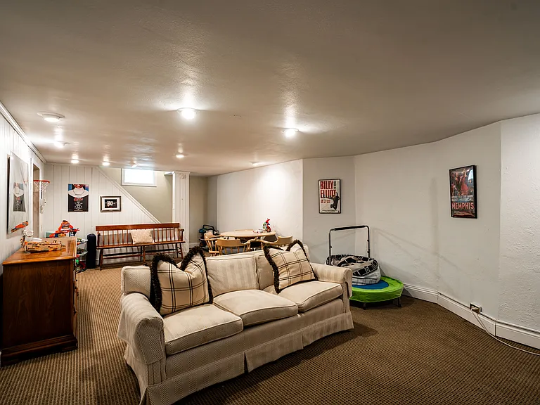 6014 N Kent Ave — Photo 36