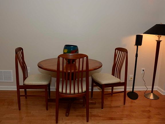 Open and Flexible Floor Plan w/Formal Dining Room