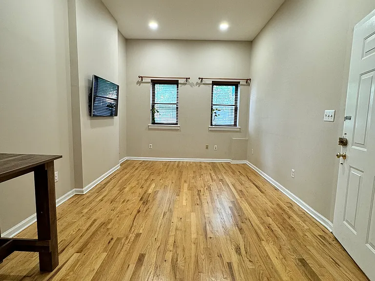 157 14th St #1R — Photo 13