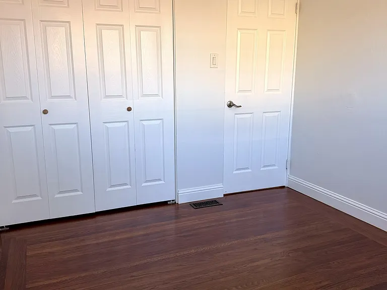 4121 Doane St — Photo 13