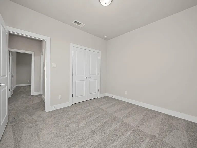 219 Pinnacle Ln — Photo 5