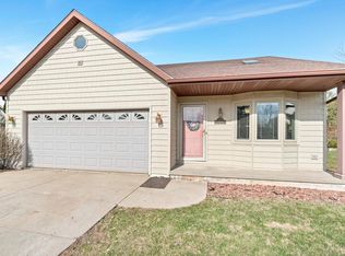 725 Kickapoo Pl, De Pere, WI 54115