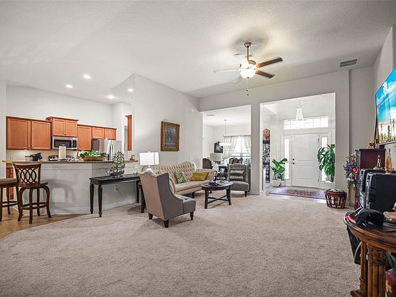 4th image of 190 Rusk Cir