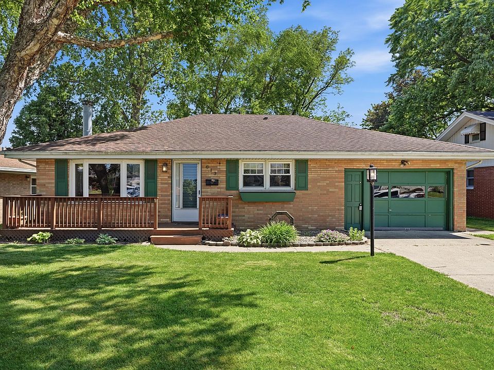 1st image of 613 E Ash Pl