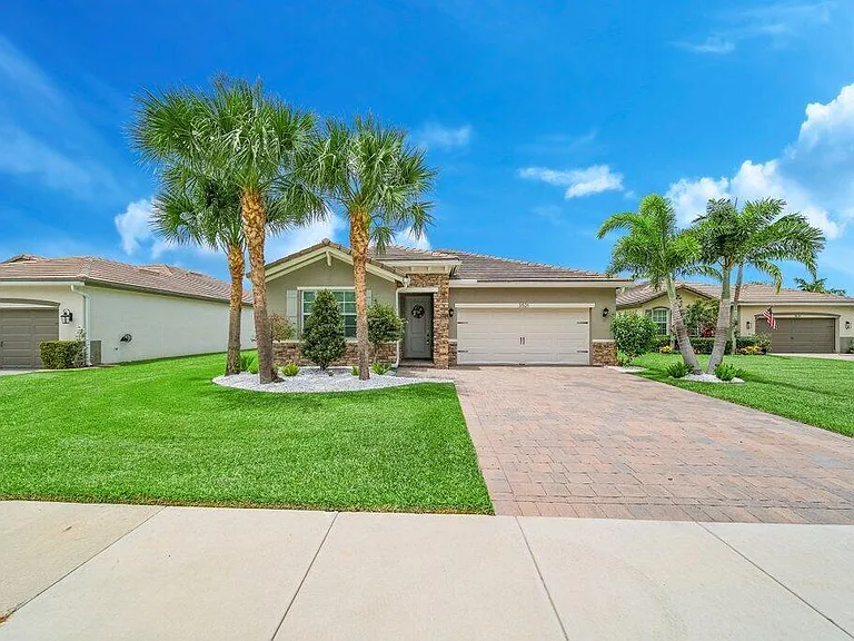 3521 SW Blackberry Ln — Photo 4