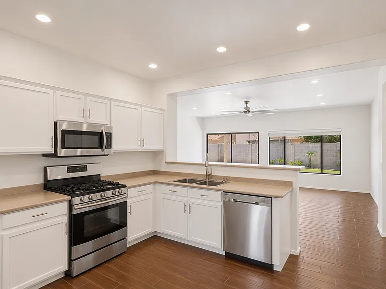 5427 W Marietta Dr — Photo 5