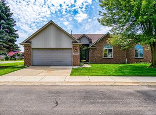 34818 Mourning Dove Ln, Richmond, MI 48062
