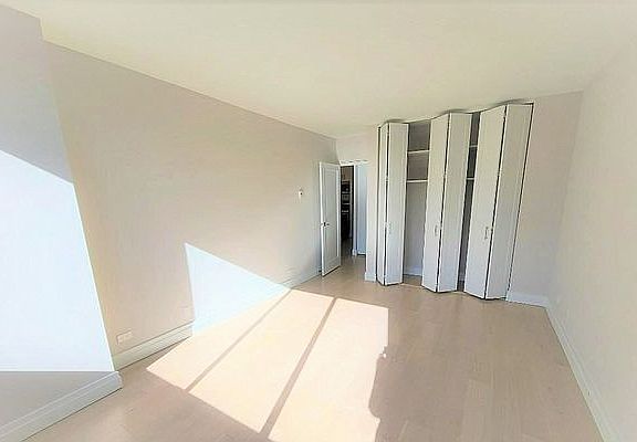 4th image of 235 E 34th St #16F