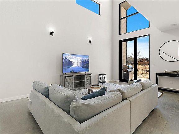 5th image of 7400 Lake Solis Dr