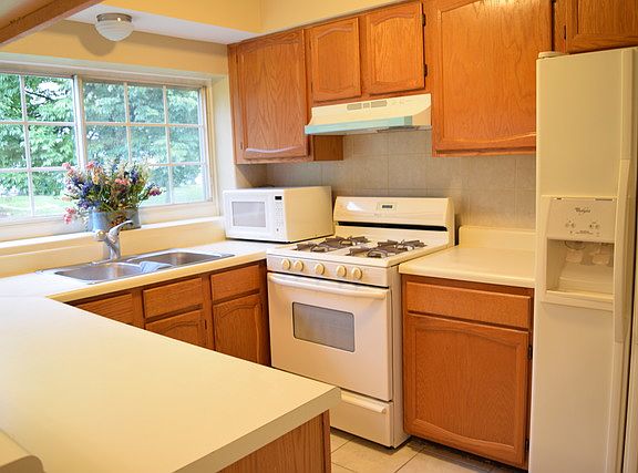 4th image of 1460 W Sapphire Dr
