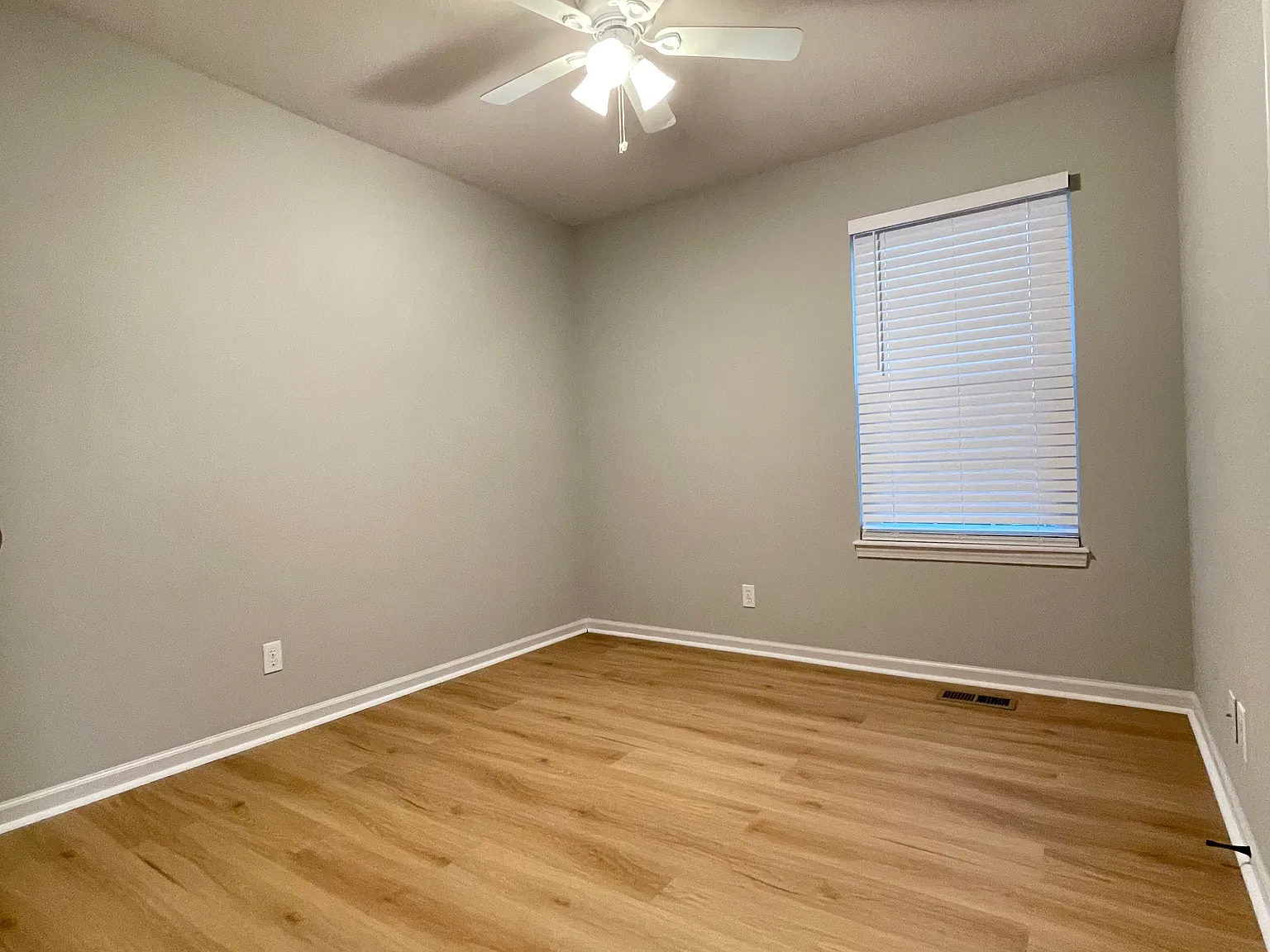 3 bed, 1408 sqft, $2,500 — Photo 4