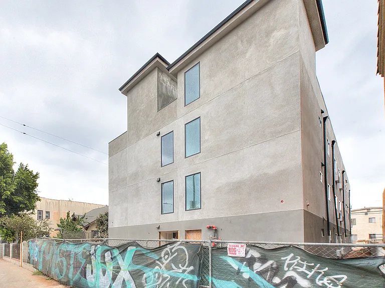 610 N Soto St — Photo 4