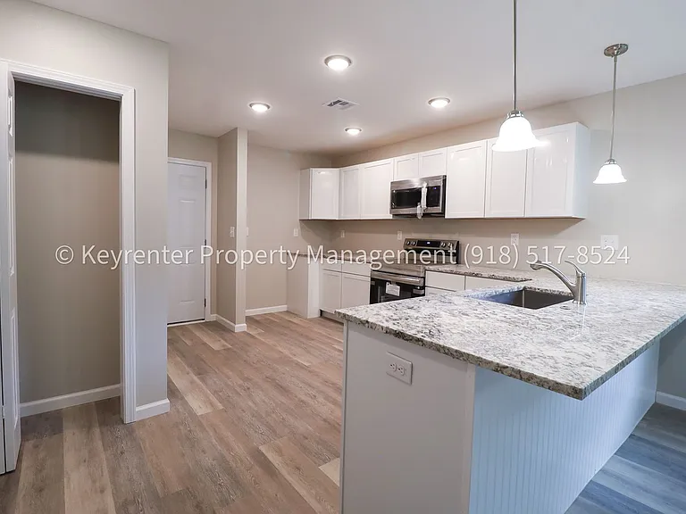 43 S Toledo Ave — Photo 20