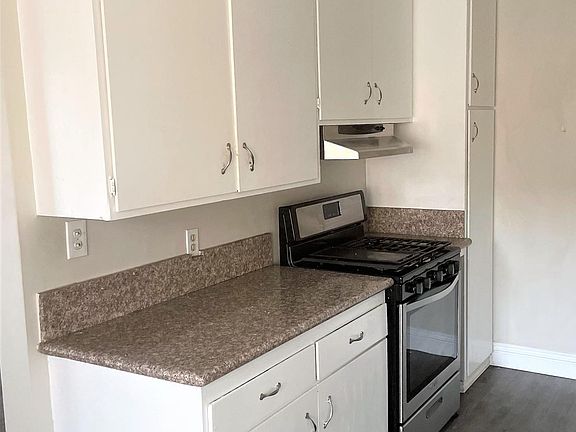 2nd image of 721 Cordova St #8