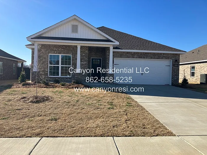 210 Pine Island Ave — Photo 1