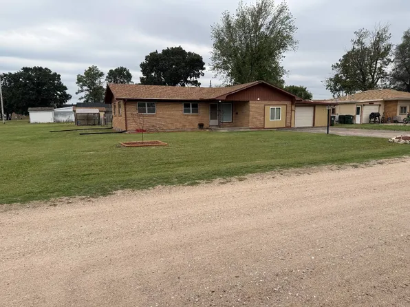 532 W 4th Ave, Saint John, KS 67576