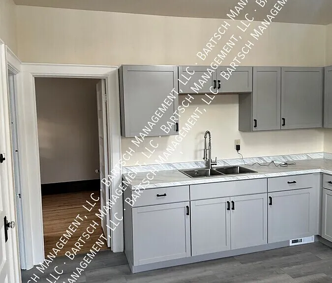 3279 S Pine Ave — Photo 8