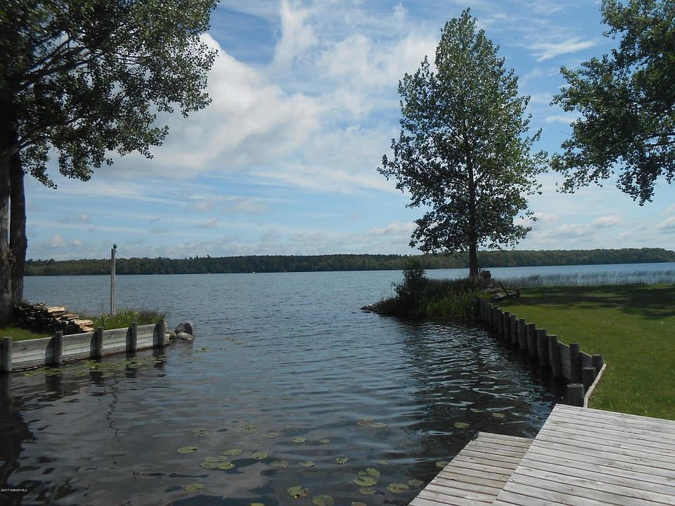 Toms Harbor Marina