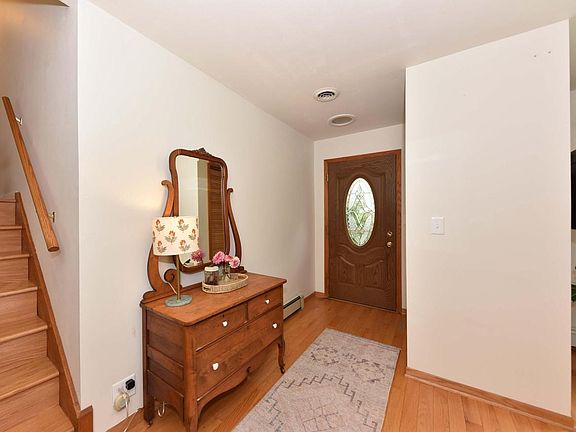 2nd image of 741 Decorah ROAD