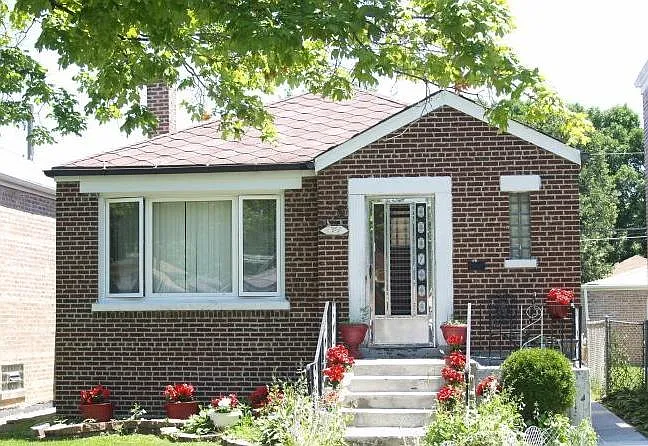 9737 S Woodlawn Ave photo 1
