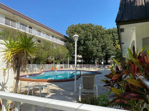 500 NE 2nd St APT 212, Dania, FL 33004