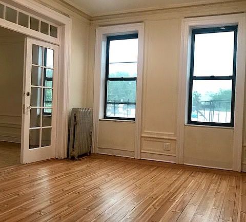 3rd image of 7 Prospect Park SW APT 14