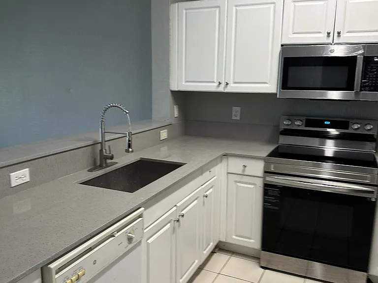 4111 Napoli Lake Dr — Photo 18