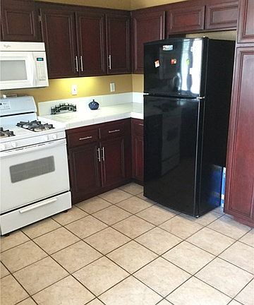 4th image of 2174 Bowdoin St