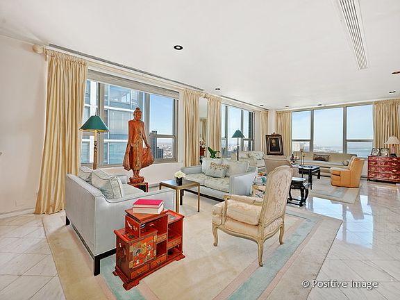 5th image of 1550 N Lake Shore Dr APT 33W