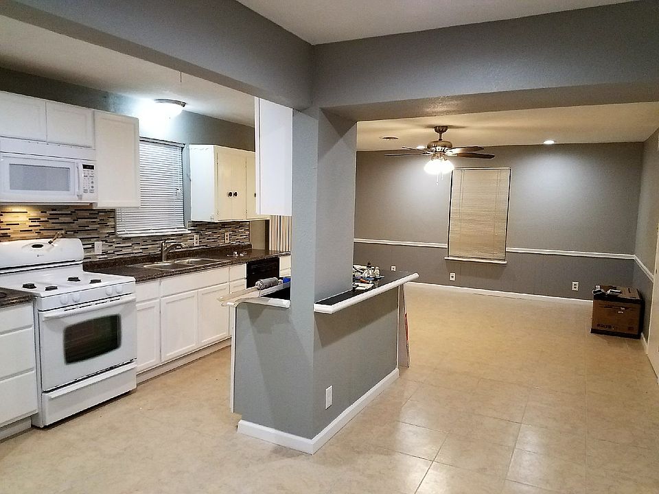 1st image of 9240 Rosecliff Dr