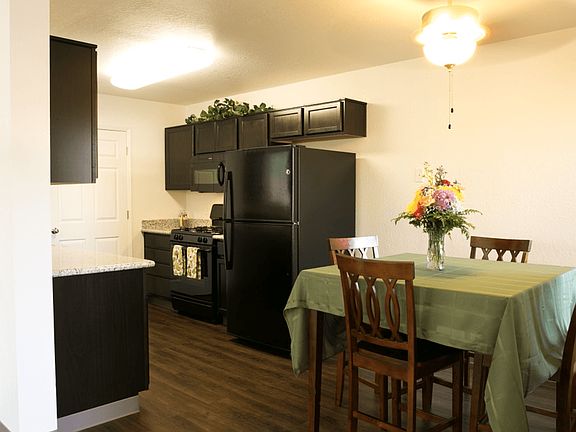 4th image of 1555 South Ave #11714343